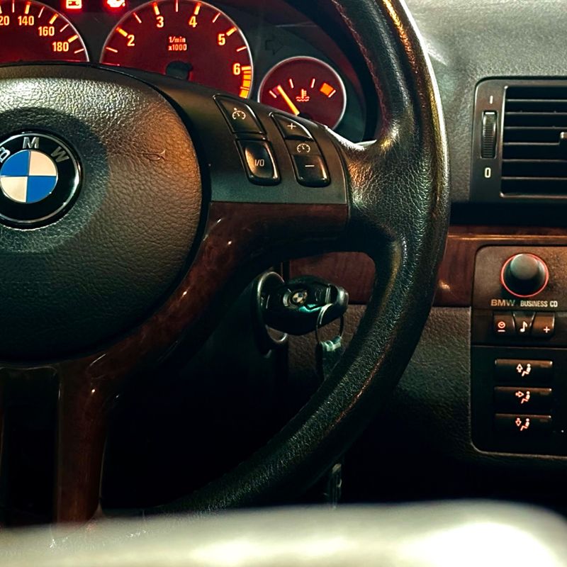 Bmw 330 Ev51 2002/2002 DL MOTORS LAJEADO / Carros no Vale