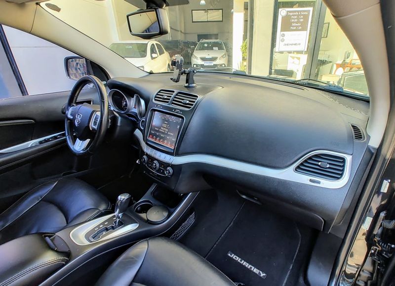 Dodge JOURNEY RT 3.6 V6 2011/2012 RENNER AUTOMÓVEIS LAJEADO / Carros no Vale