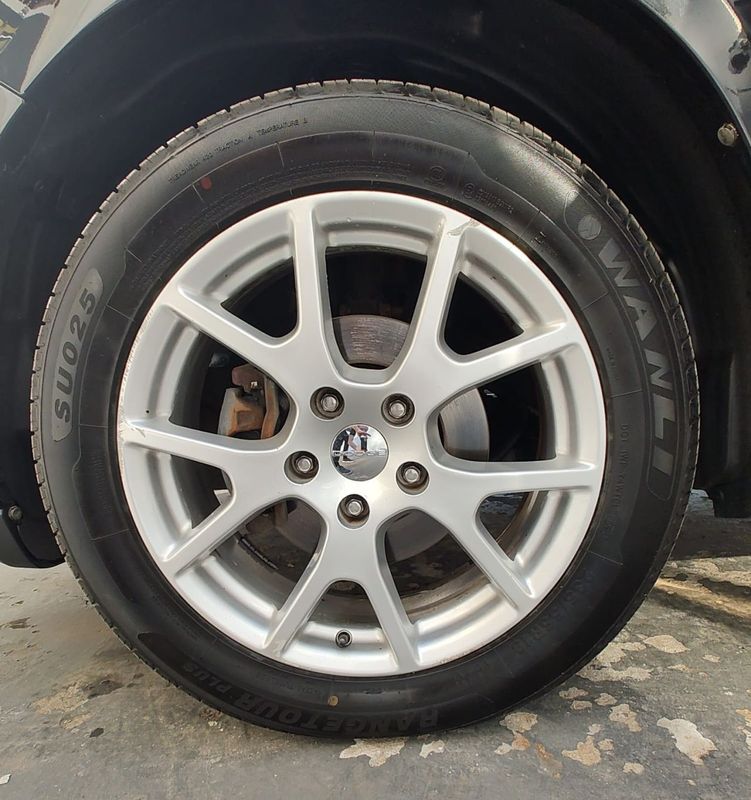 Dodge JOURNEY RT 3.6 V6 2011/2012 RENNER AUTOMÓVEIS LAJEADO / Carros no Vale