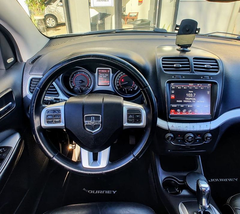 Dodge JOURNEY RT 3.6 V6 2011/2012 RENNER AUTOMÓVEIS LAJEADO / Carros no Vale