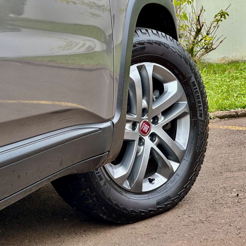Fiat Toro Freedom At9 D4 2019/2020 DL MOTORS LAJEADO / Carros no Vale
