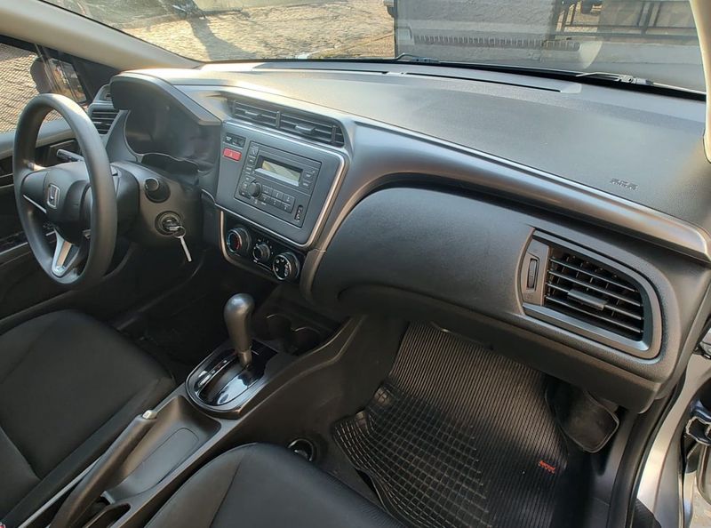 Honda CITY Sedan LX 1.5 16V 2014/2015 RENNER AUTOMÓVEIS LAJEADO / Carros no Vale