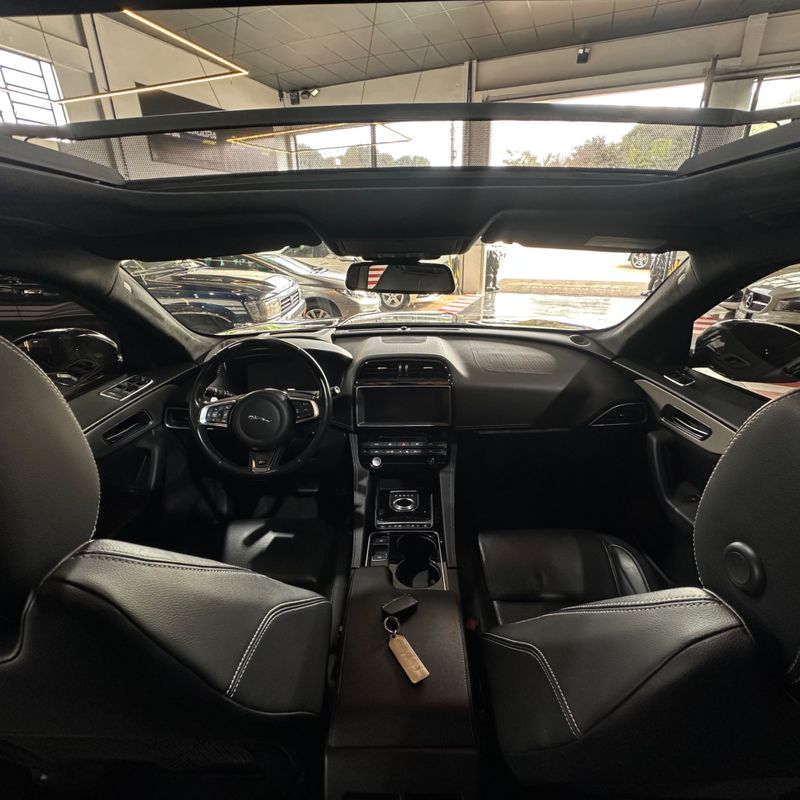 Jaguar Jag Fpace 380cv V6 S 2016/2017 DL MOTORS LAJEADO / Carros no Vale