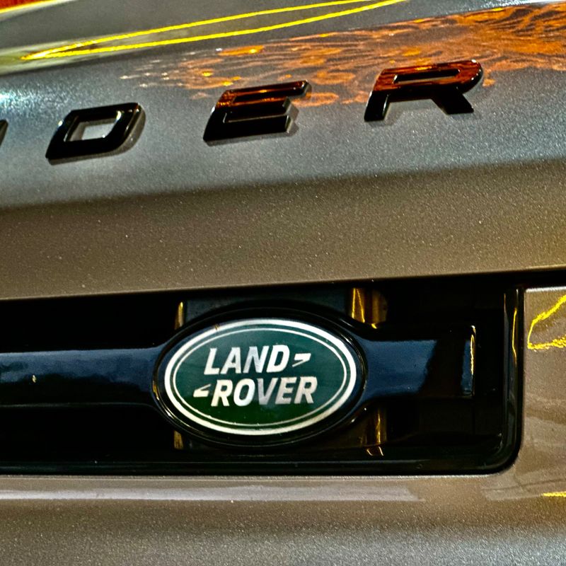 Land Rover Defender 110p Se 7 Lugares 300 Cv 2020/2021 DL MOTORS LAJEADO / Carros no Vale