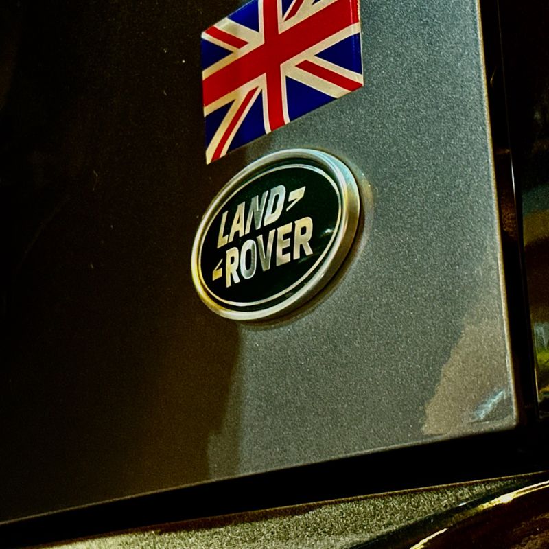Land Rover Defender 110p Se 7 Lugares 300 Cv 2020/2021 DL MOTORS LAJEADO / Carros no Vale