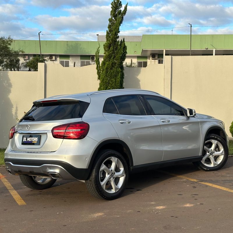 Mercedes-benz Gla 200 1.6 Cgi Vision 16v Turbo 2019/2020 DL MOTORS LAJEADO / Carros no Vale