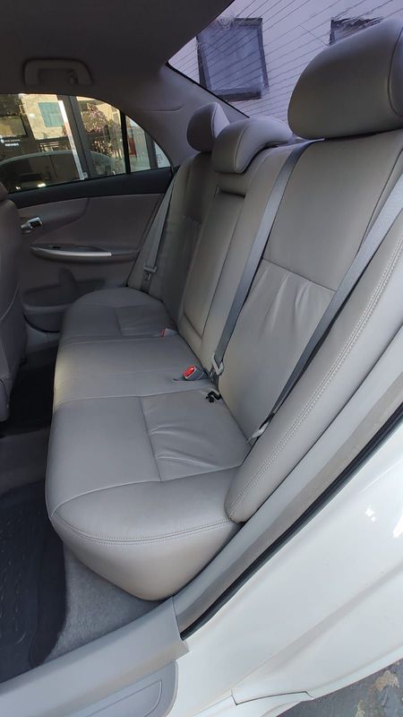Toyota Corolla XEi 2.0 16V 2013/2014 RENNER AUTOMÓVEIS LAJEADO / Carros no Vale