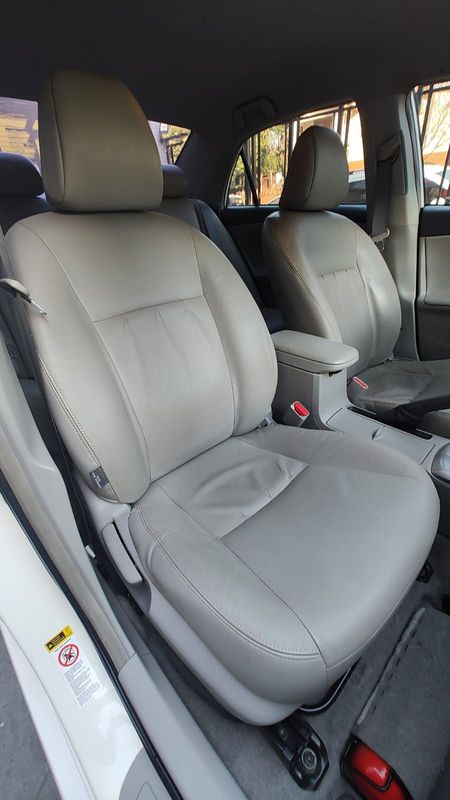 Toyota Corolla XEi 2.0 16V 2013/2014 RENNER AUTOMÓVEIS LAJEADO / Carros no Vale