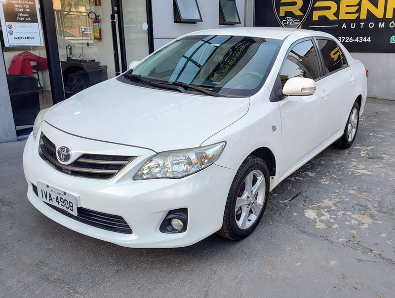 Toyota Corolla XEi 2.0 16V 2013/2014 RENNER AUTOMÓVEIS LAJEADO / Carros no Vale