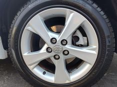 Toyota Corolla XEi 2.0 16V 2013/2014 RENNER AUTOMÓVEIS LAJEADO / Carros no Vale