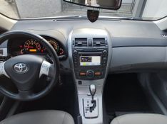 Toyota Corolla XEi 2.0 16V 2013/2014 RENNER AUTOMÓVEIS LAJEADO / Carros no Vale