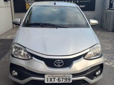 Toyota ETIOS XS 1.5 16V Mec. 2017/2018 RENNER AUTOMÓVEIS LAJEADO / Carros no Vale