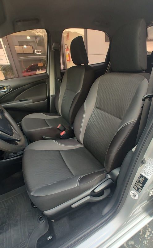 Toyota ETIOS XS 1.5 16V Mec. 2017/2018 RENNER AUTOMÓVEIS LAJEADO / Carros no Vale