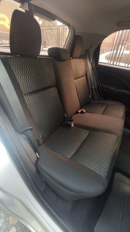 Toyota ETIOS XS 1.5 16V Mec. 2017/2018 RENNER AUTOMÓVEIS LAJEADO / Carros no Vale