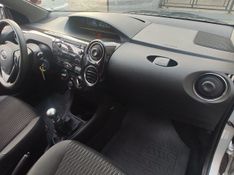 Toyota ETIOS XS 1.5 16V Mec. 2017/2018 RENNER AUTOMÓVEIS LAJEADO / Carros no Vale