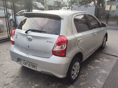 Toyota ETIOS XS 1.5 16V Mec. 2017/2018 RENNER AUTOMÓVEIS LAJEADO / Carros no Vale