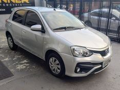 Toyota ETIOS XS 1.5 16V Mec. 2017/2018 RENNER AUTOMÓVEIS LAJEADO / Carros no Vale