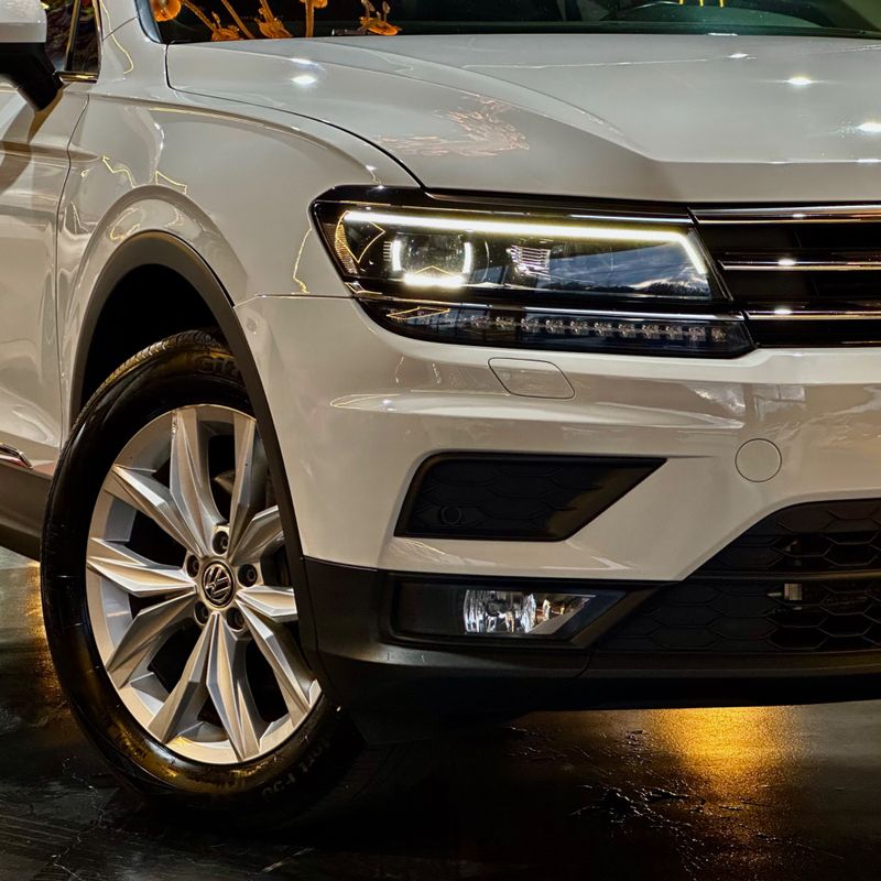 Volkswagen Tiguan Allspace Cl 2018/2018 DL MOTORS LAJEADO / Carros no Vale