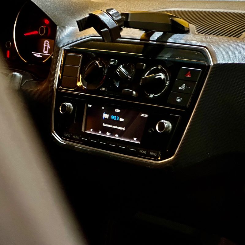 Volkswagen Up Connect Tsi Md 2019/2020 DL MOTORS LAJEADO / Carros no Vale