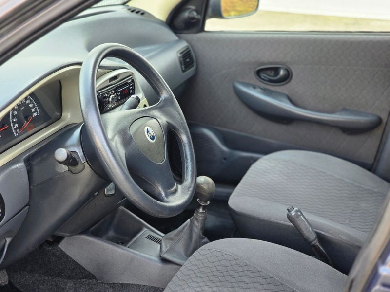 Fiat Siena 1.0/ EX Mpi Fire/ Fire 8v 2004/2005 AUTO NÍVEL VEÍCULOS SANTA CRUZ DO SUL / Carros no Vale