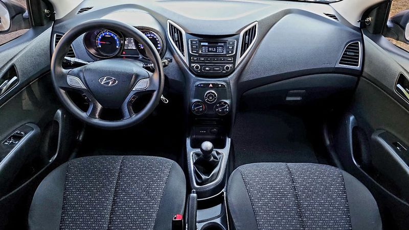 Hyundai HB20 Unique 1.0 12V Mec. 2019/2019 AUTO NÍVEL VEÍCULOS SANTA CRUZ DO SUL / Carros no Vale
