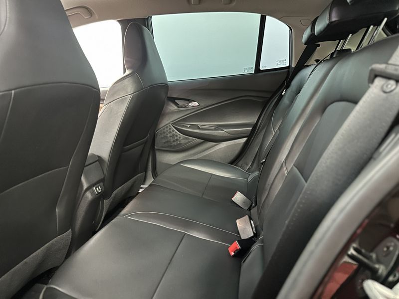 CHEVROLET ONIX HATCH PREM 1.0 12V TB 2020/2021 CIRNE AUTOMÓVEIS SANTA MARIA / Carros no Vale