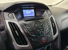 FORD FOCUS 2.0 SE SEDAN 16V 2013/2014 SUL SERRA MOTORS CAXIAS DO SUL / Carros no Vale