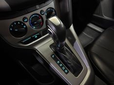FORD FOCUS 2.0 SE SEDAN 16V 2013/2014 SUL SERRA MOTORS CAXIAS DO SUL / Carros no Vale