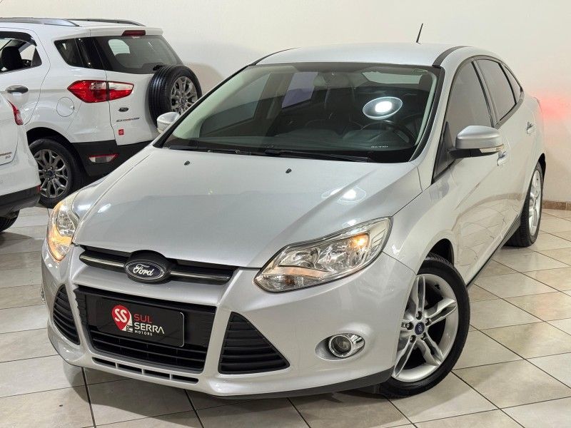 FORD FOCUS 2.0 SE SEDAN 16V 2013/2014 SUL SERRA MOTORS CAXIAS DO SUL / Carros no Vale