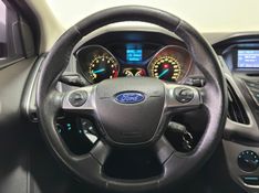 FORD FOCUS 2.0 SE SEDAN 16V 2013/2014 SUL SERRA MOTORS CAXIAS DO SUL / Carros no Vale