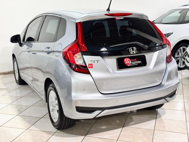 HONDA FIT 1.5 LX 16V 2018/2018 SUL SERRA MOTORS CAXIAS DO SUL / Carros no Vale