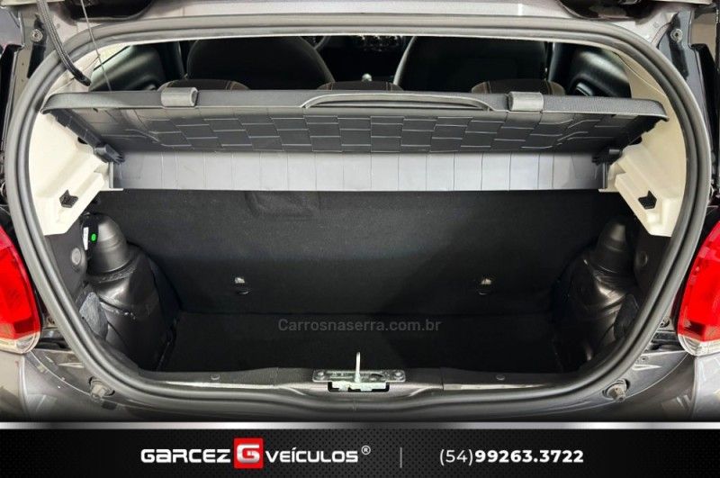 FIAT MOBI 1.0 TREKKING 8V 2023/2024 GARCEZ VEÍCULOS BENTO GONÇALVES / Carros no Vale
