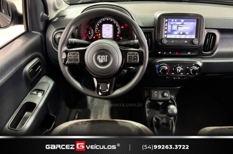 FIAT MOBI 1.0 TREKKING 8V 2023/2024 GARCEZ VEÍCULOS BENTO GONÇALVES / Carros no Vale