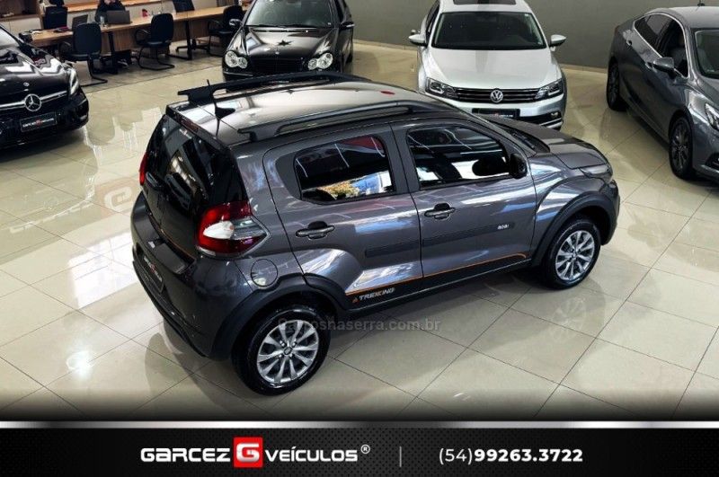 FIAT MOBI 1.0 TREKKING 8V 2023/2024 GARCEZ VEÍCULOS BENTO GONÇALVES / Carros no Vale