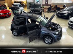 FIAT MOBI 1.0 TREKKING 8V 2023/2024 GARCEZ VEÍCULOS BENTO GONÇALVES / Carros no Vale