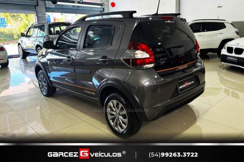 FIAT MOBI 1.0 TREKKING 8V 2023/2024 GARCEZ VEÍCULOS BENTO GONÇALVES / Carros no Vale