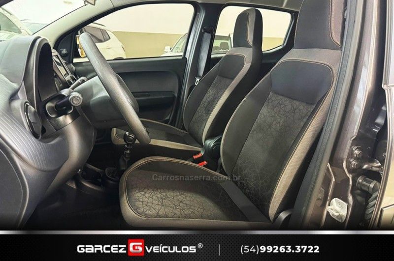 FIAT MOBI 1.0 TREKKING 8V 2023/2024 GARCEZ VEÍCULOS BENTO GONÇALVES / Carros no Vale