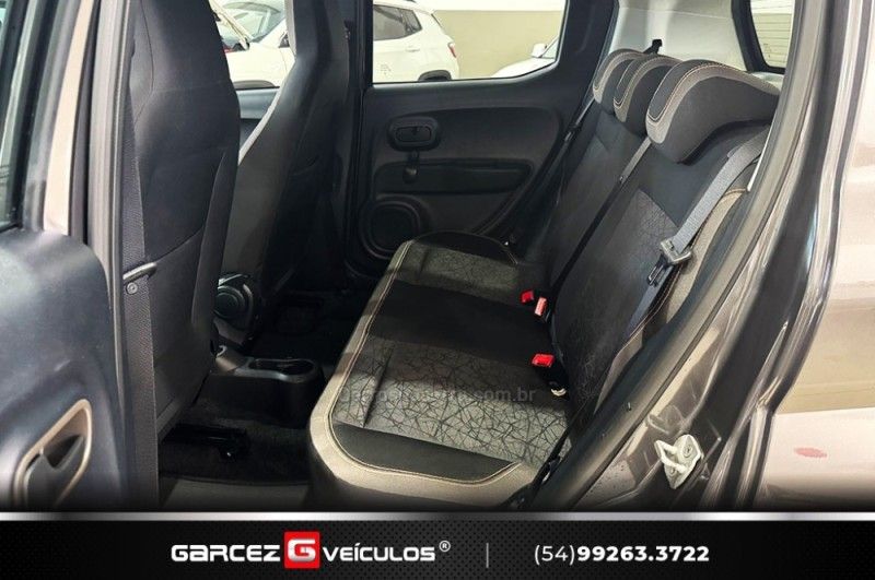 FIAT MOBI 1.0 TREKKING 8V 2023/2024 GARCEZ VEÍCULOS BENTO GONÇALVES / Carros no Vale