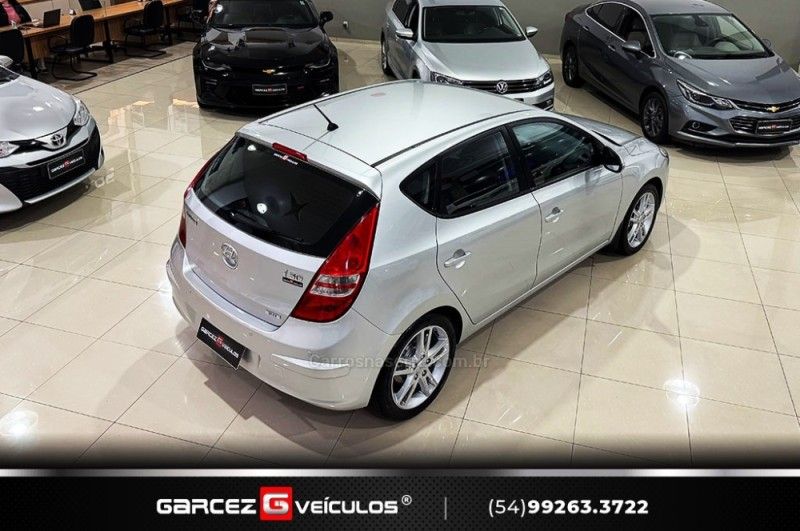 HYUNDAI I30 2.0 MPI 16V 2010/2011 GARCEZ VEÍCULOS BENTO GONÇALVES / Carros no Vale