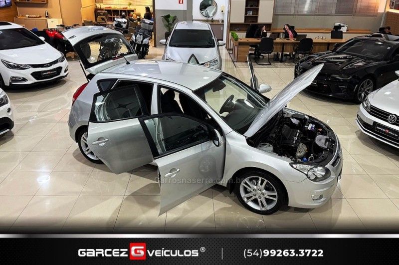 HYUNDAI I30 2.0 MPI 16V 2010/2011 GARCEZ VEÍCULOS BENTO GONÇALVES / Carros no Vale