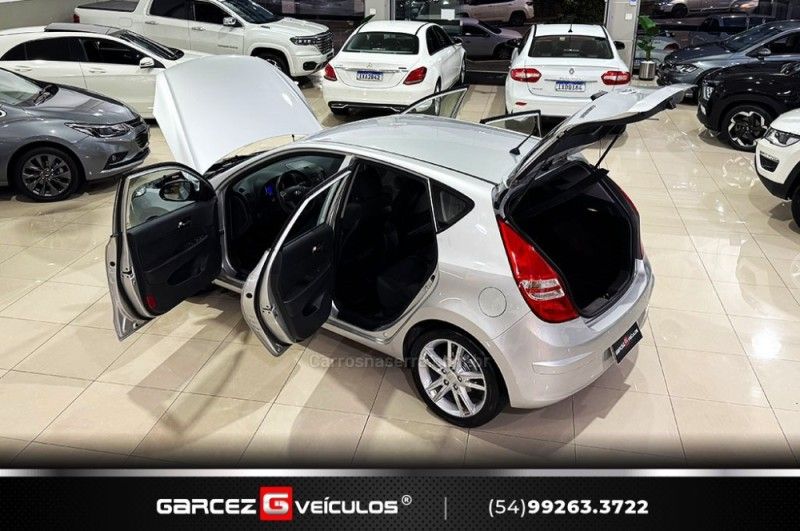HYUNDAI I30 2.0 MPI 16V 2010/2011 GARCEZ VEÍCULOS BENTO GONÇALVES / Carros no Vale
