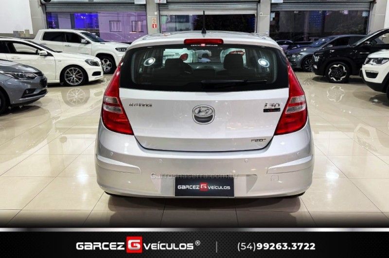 HYUNDAI I30 2.0 MPI 16V 2010/2011 GARCEZ VEÍCULOS BENTO GONÇALVES / Carros no Vale