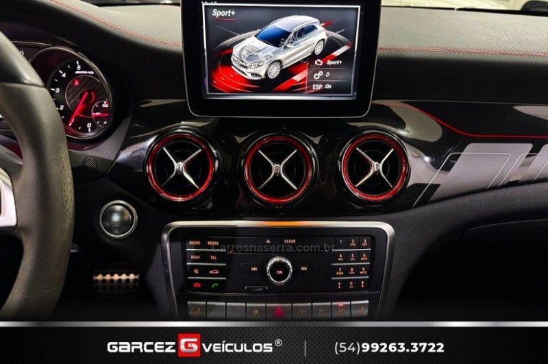 MERCEDES-BENZ GLA 45 AMG 2.0 16V TURBO 2018/2019 GARCEZ VEÍCULOS BENTO GONÇALVES / Carros no Vale