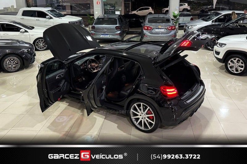 MERCEDES-BENZ GLA 45 AMG 2.0 16V TURBO 2018/2019 GARCEZ VEÍCULOS BENTO GONÇALVES / Carros no Vale