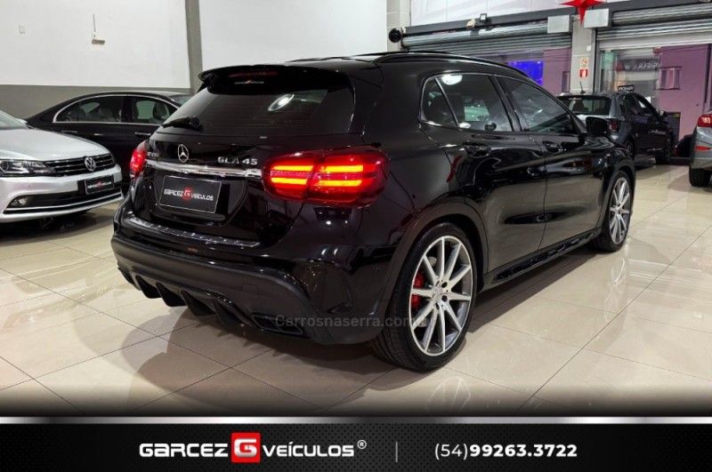 MERCEDES-BENZ GLA 45 AMG 2.0 16V TURBO 2018/2019 GARCEZ VEÍCULOS BENTO GONÇALVES / Carros no Vale