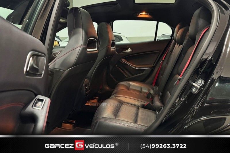 MERCEDES-BENZ GLA 45 AMG 2.0 16V TURBO 2018/2019 GARCEZ VEÍCULOS BENTO GONÇALVES / Carros no Vale