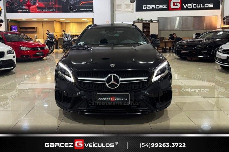 MERCEDES-BENZ GLA 45 AMG 2.0 16V TURBO 2018/2019 GARCEZ VEÍCULOS BENTO GONÇALVES / Carros no Vale