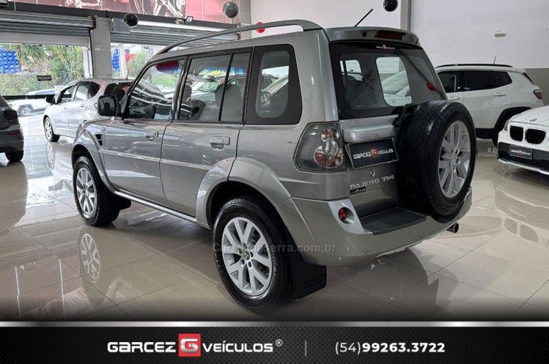 MITSUBISHI PAJERO TR4 2.0 4X4 16V 140CV 2011/2011 GARCEZ VEÍCULOS BENTO GONÇALVES / Carros no Vale