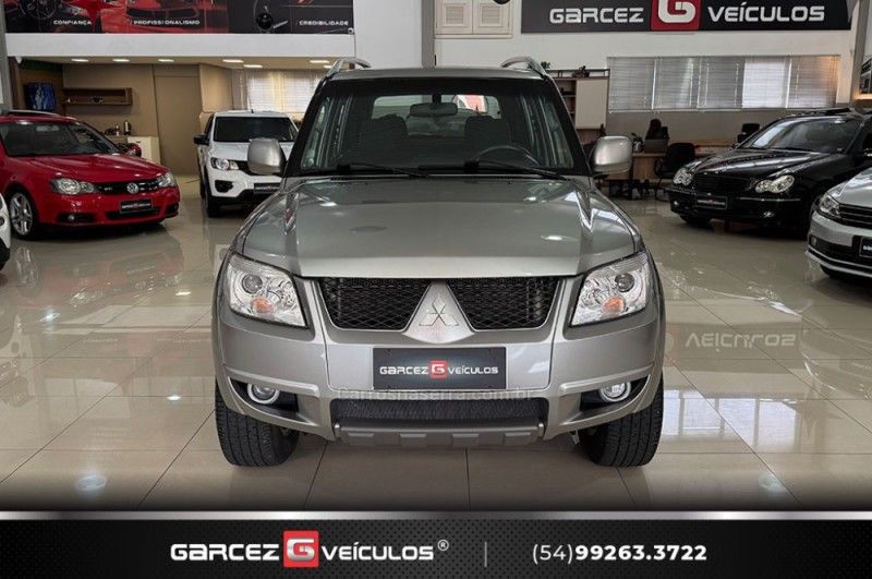 MITSUBISHI PAJERO TR4 2.0 4X4 16V 140CV 2011/2011 GARCEZ VEÍCULOS BENTO GONÇALVES / Carros no Vale