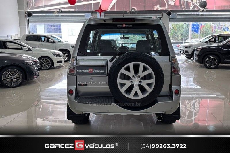 MITSUBISHI PAJERO TR4 2.0 4X4 16V 140CV 2011/2011 GARCEZ VEÍCULOS BENTO GONÇALVES / Carros no Vale